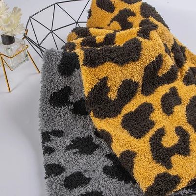 Látka Sherpa s leopardím potiskem